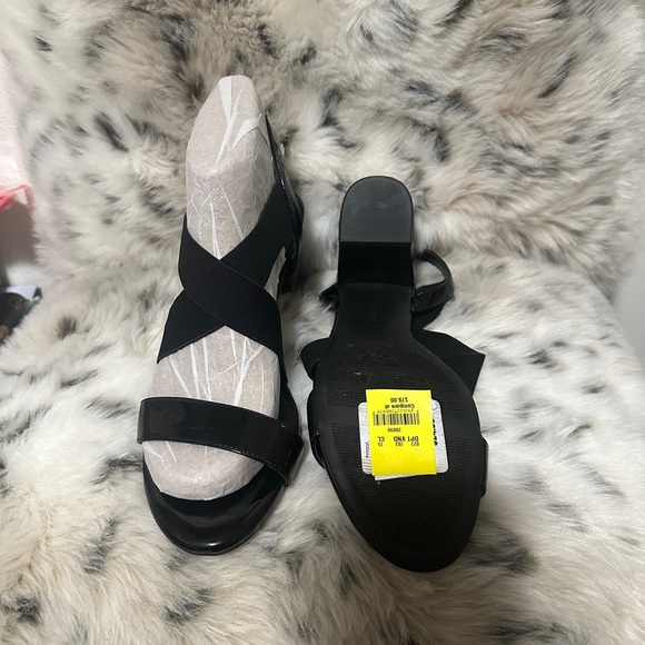 NWT Anne Klein 9M strappy sandals with 3 inch block heels - Picture 3 of 4